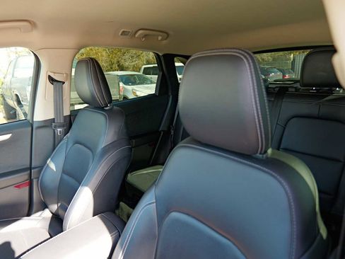 Used 2020 Ford Escape SEL image 11