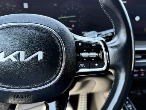 Used 2025 Kia Sorento SX AWD/4WD image 14