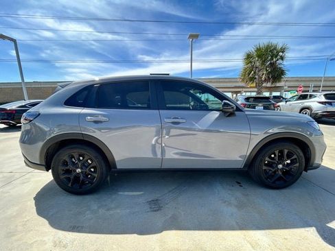 Certified 2025 Honda HR-V Sport image 4