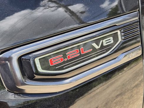 Used 2023 GMC Sierra 1500 AT4 w/ Technology Package AWD/4WD image 11
