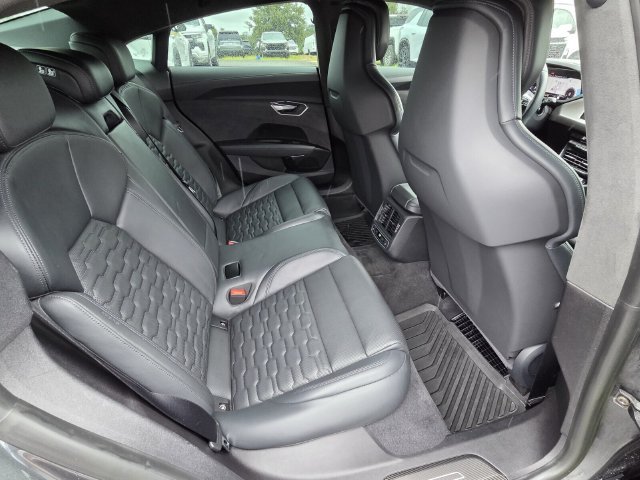 Used 2023 Audi RS e-tron GT w/ Carbon Performance Package AWD/4WD image 16