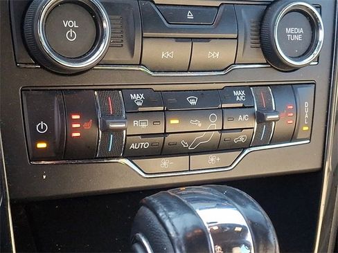 Used 2018 Ford Explorer XLT w/ Equipment Group 202A image 15