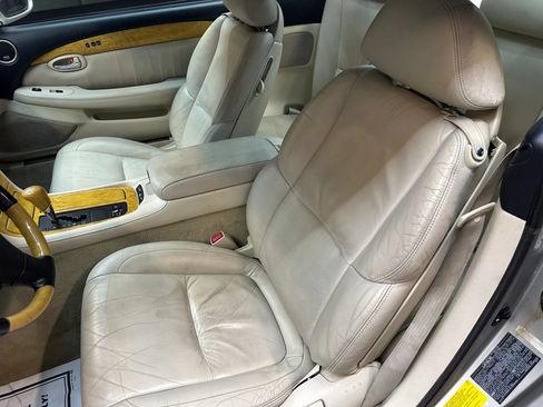 Used 2002 Lexus SC 430 Convertible RWD image 18