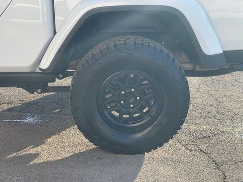 Used 2023 Jeep Gladiator Rubicon w/ LED Lighting Group image 28