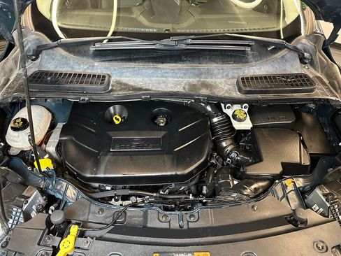 Used 2019 Ford Escape Titanium image 24