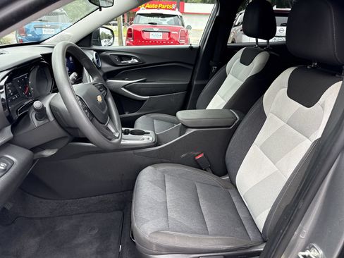 Used 2024 Chevrolet Trax LS FWD image 9