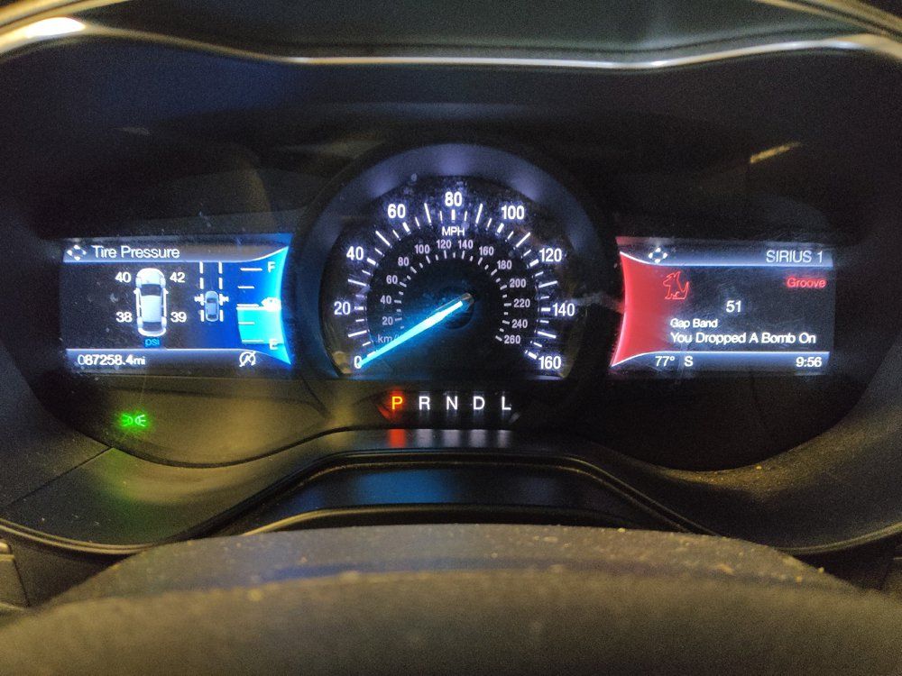 Used 2020 Ford Fusion SE FWD image 23