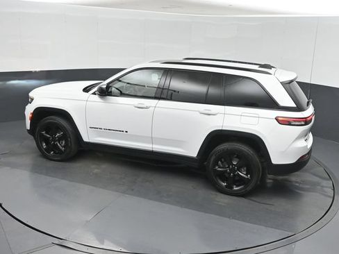 Used 2024 Jeep Grand Cherokee Altitude AWD/4WD image 48