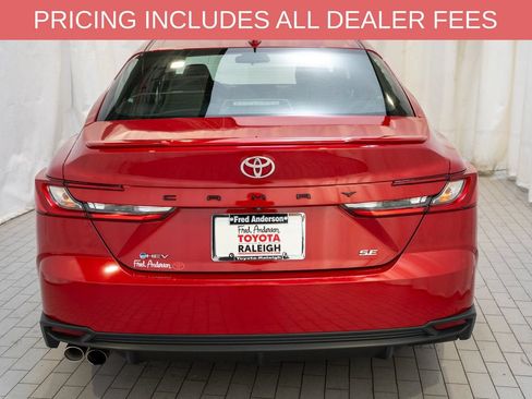 Used 2025 Toyota Camry SE FWD image 4