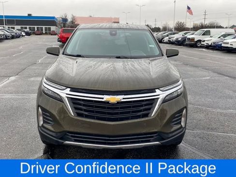 Used 2023 Chevrolet Equinox LT image 2