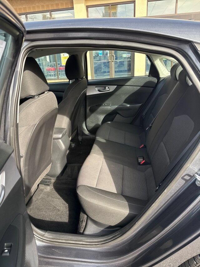 Used 2022 Kia Forte LXS FWD image 11