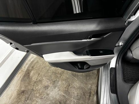 Used 2019 Toyota Camry SE image 21