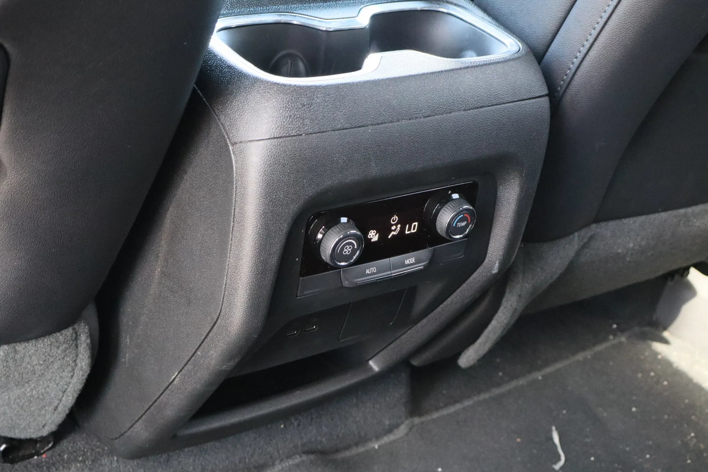 Used 2026 Chevrolet Traverse LT FWD image 22