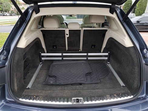 Used 2017 Bentley Bentayga W12 image 7