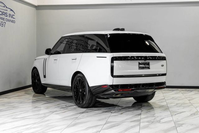 Used 2023 Land Rover Range Rover SE AWD/4WD image 14