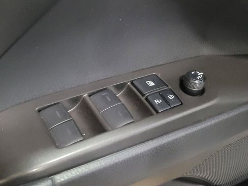 Used 2021 Toyota Camry SE FWD image 27