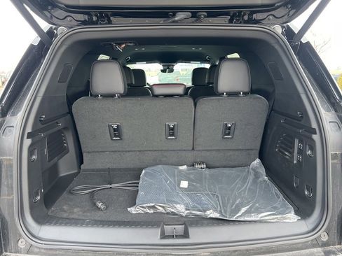 Used 2025 Chevrolet Traverse RS w/ LPO, Floor Liner Package image 7