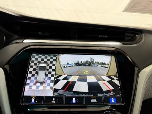 Used 2020 Chevrolet Bolt Premier w/ Infotainment Package FWD image 32