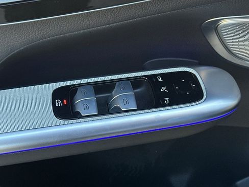 Certified 2023 Mercedes-Benz GLC 300 image 28