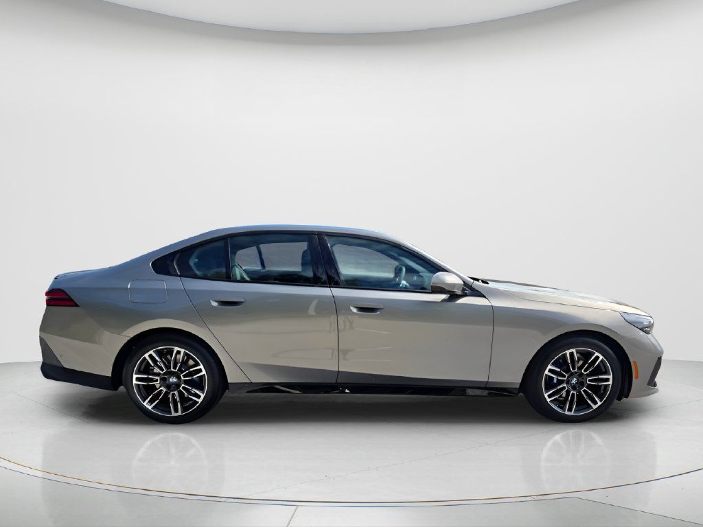 New 2027 BMW 530i xDrive w/ M Sport Package AWD/4WD image 5