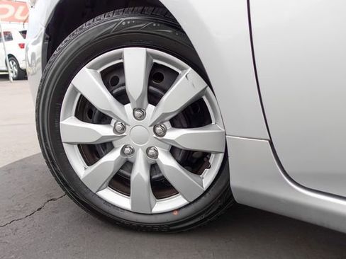 Used 2013 Toyota Corolla LE image 11