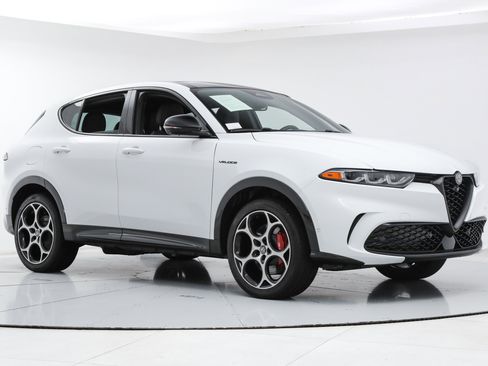 Used 2024 Alfa Romeo Tonale Veloce w/ Active Assist Package AWD/4WD image 7