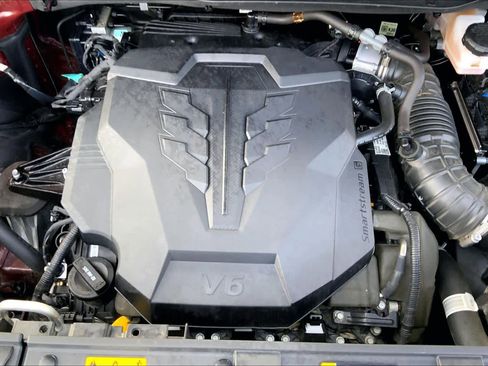 Used 2025 Kia Carnival FWD image 33