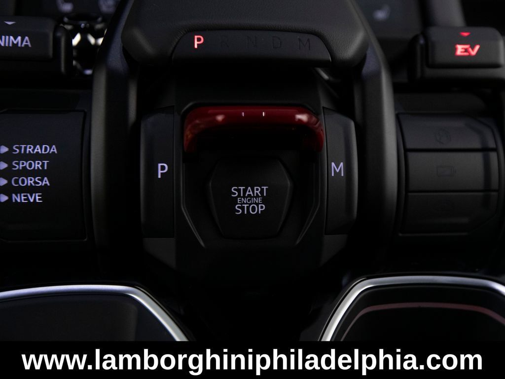 Used 2026 Lamborghini Urus S AWD/4WD image 32