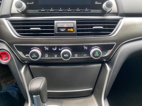 Used 2018 Honda Accord LX image 26