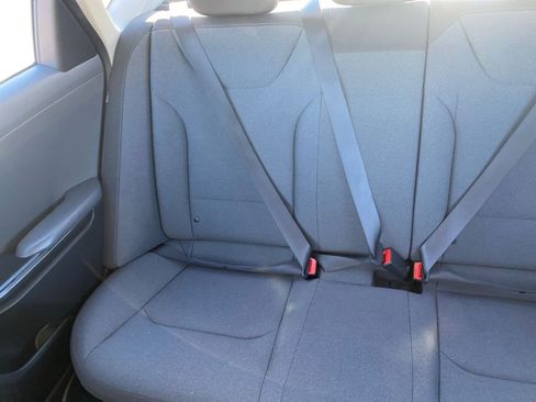 Used 2025 Kia K4 LXS image 40