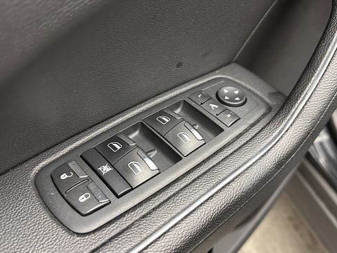 Used 2023 Maserati Levante Modena image 13