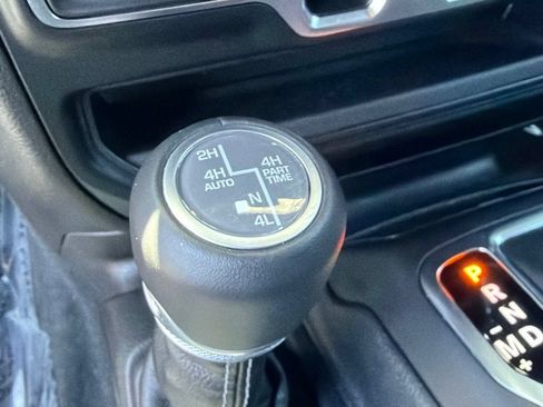 Used 2024 Jeep Wrangler High Altitude AWD/4WD image 28