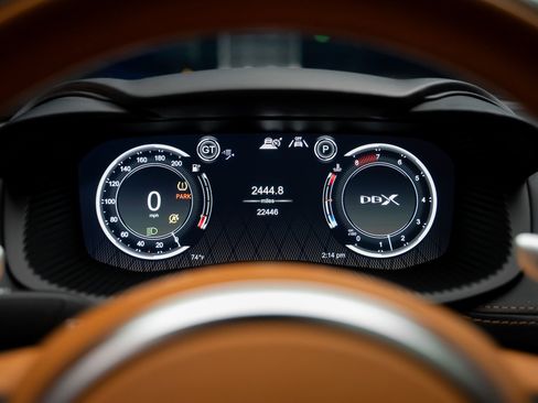 Used 2023 Aston Martin DBX AWD/4WD image 45