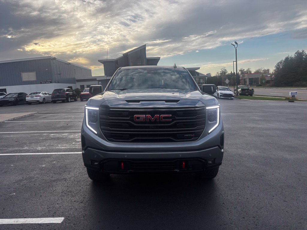 Used 2024 GMC Sierra 1500 AT4 w/ Technology Package AWD/4WD image 3