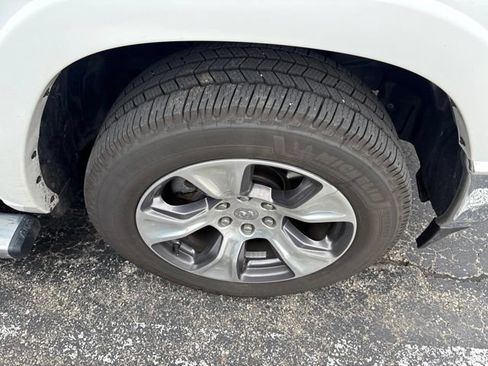 Used 2021 RAM 1500 Laramie AWD/4WD image 4
