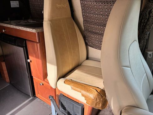 Used 2012 Chevrolet Express 2500 w/ Power Package image 30