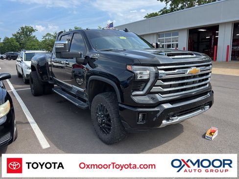 Used 2024 Chevrolet Silverado 3500 High Country w/ High Country Premium Package AWD/4WD image 1