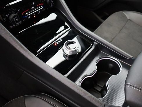 New 2025 Jeep Grand Cherokee Altitude image 21