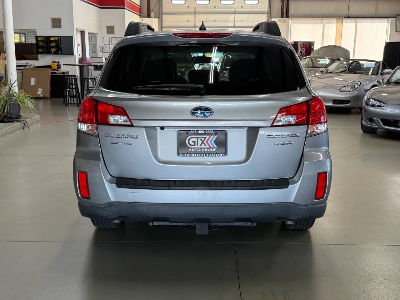 Used 2011 Subaru Outback 3.6R Limited AWD/4WD image 3