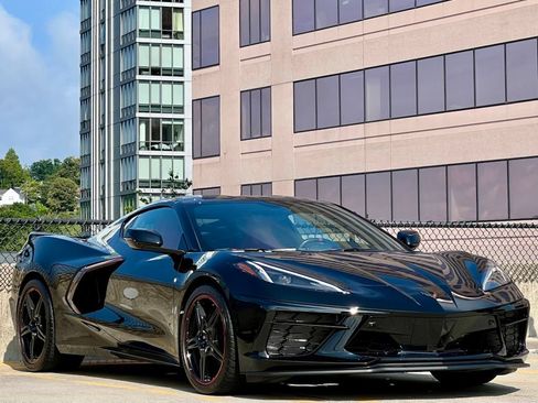Used 2022 Chevrolet Corvette Stingray Preferred Cpe w/ Z51 Performance Package RWD image 1