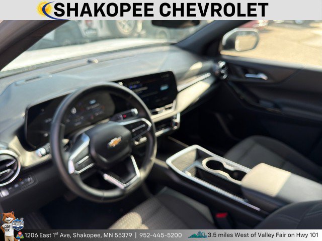 Used 2025 Chevrolet Equinox LT AWD/4WD image 4