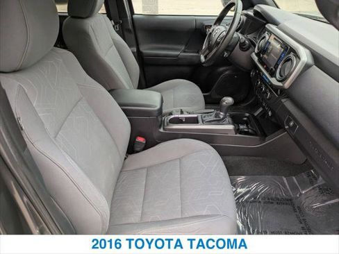 Used 2016 Toyota Tacoma TRD Off-Road image 25