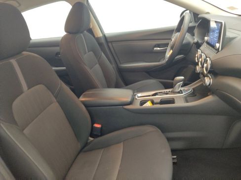 Used 2025 Nissan Sentra SV image 21