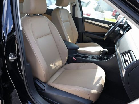 Used 2019 Volkswagen Jetta SE image 19