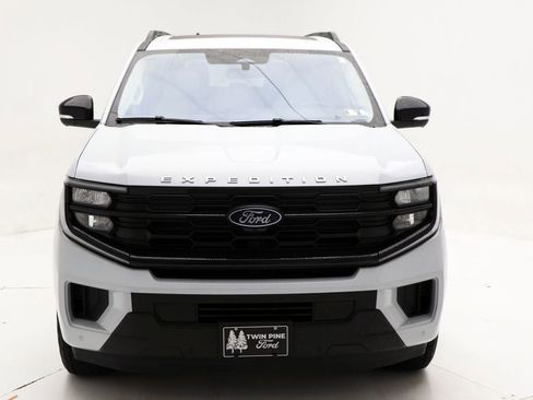 Used 2025 Ford Expedition Max Active AWD/4WD image 4