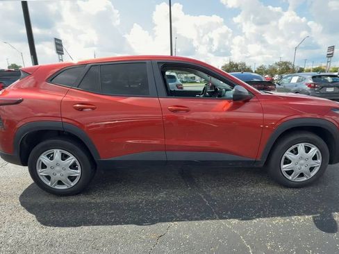 Used 2024 Chevrolet Trax LS FWD image 9