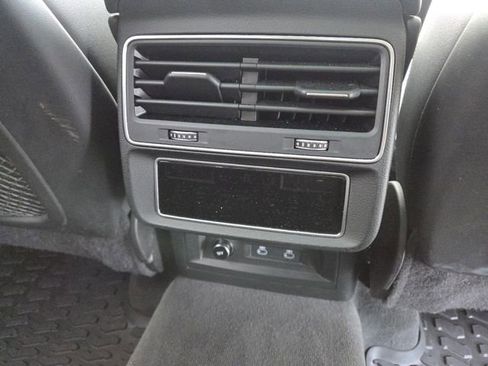 Used 2023 Audi Q8 Premium Plus image 16