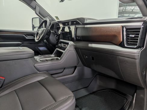 Used 2025 GMC Sierra 3500 Denali w/ Denali Reserve Package image 20
