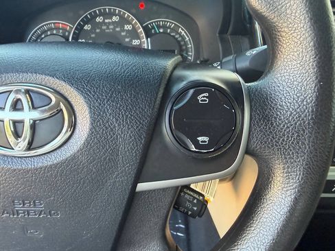Used 2014 Toyota Camry LE FWD image 23