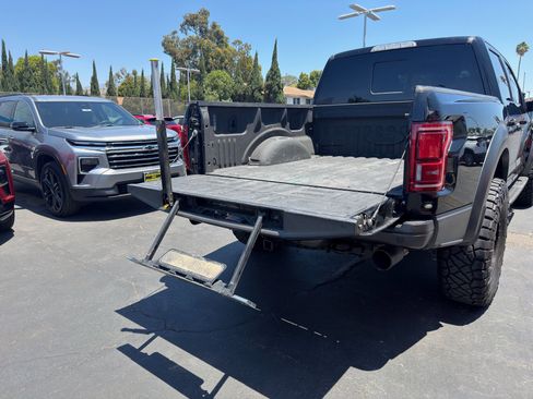 Used 2018 Ford F150 Raptor w/ Equipment Group 802A Luxury AWD/4WD image 17